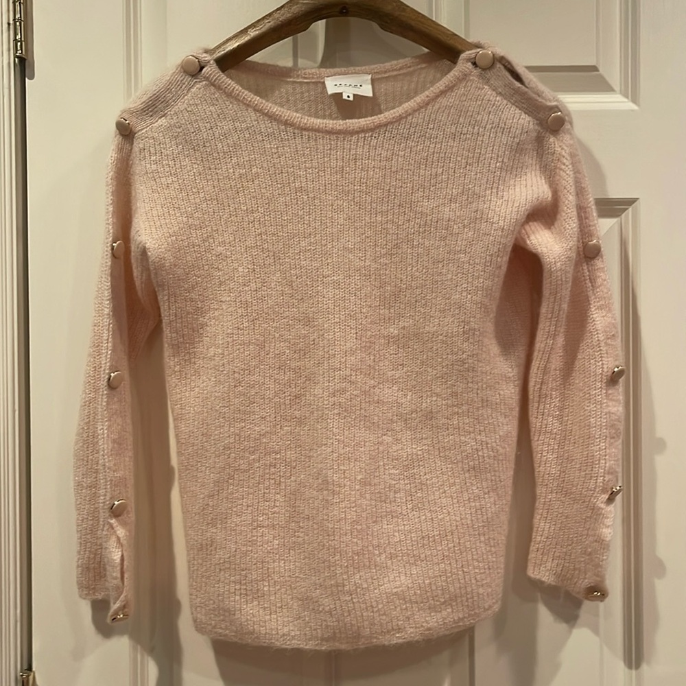 Sézane jumper sweater with buttons down the arms.